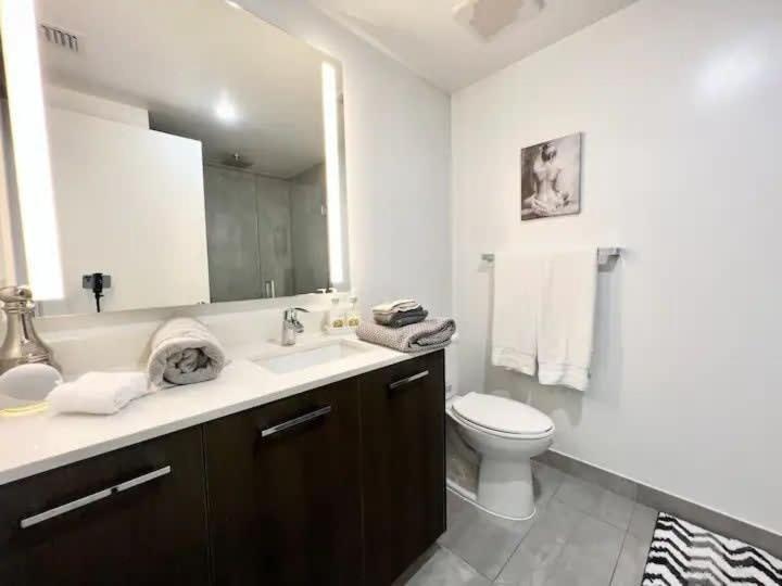 2Br, 2 Baths Lux Downtown Apt Heart Of Austin With Amazing Views, Pool, & Gym المظهر الخارجي الصورة